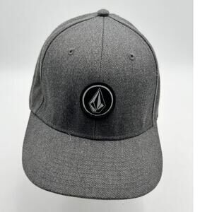 Volcom Quarter Snapback Hat Cap Gray good condition